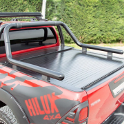 Дуга в багажник черная Ролл-Бар на кузов пикапа для Toyota Hilux (2015 - ...)